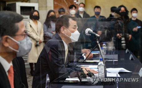 정은보 금융감독원장이 7일 오전 서울 여의도 켄싱턴호텔에서 열린 여신전문금융업계 CEO 간담회에서 인사말을 하고 있다. <연합뉴스>
